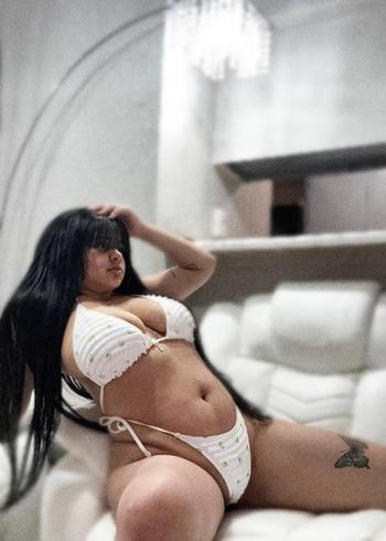 Emily, 22  female escort, Victoria