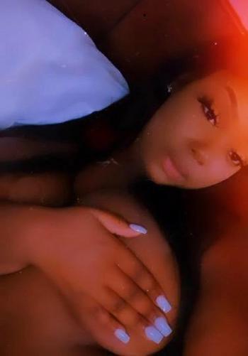 945-399-6858, 27  female escort, Victoria