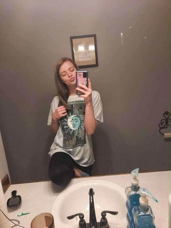 Shelby, 24  female escort, Victoria