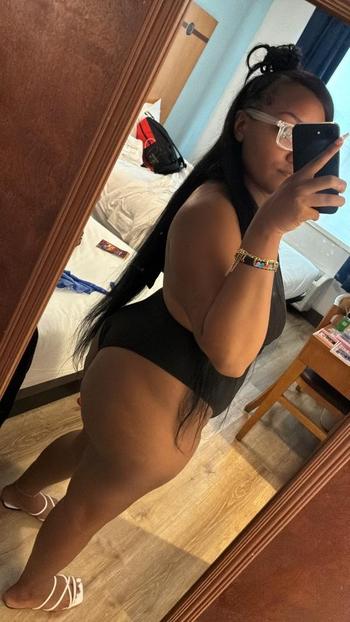 Ria, 24  female escort, Victoria