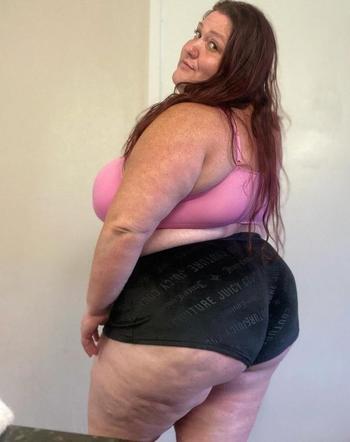Marie, 35  female escort, Victoria