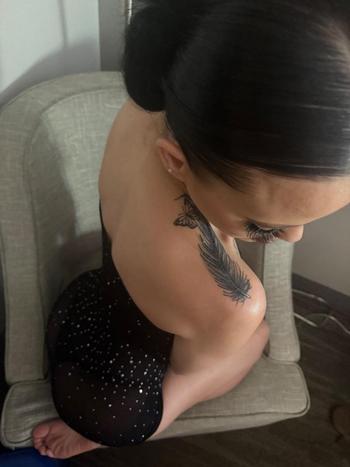 Snow, 23  female escort, Victoria